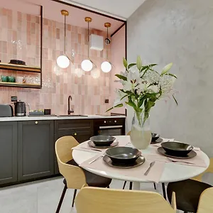 Aura Iii & Free Parking By Downtown Апартаменты